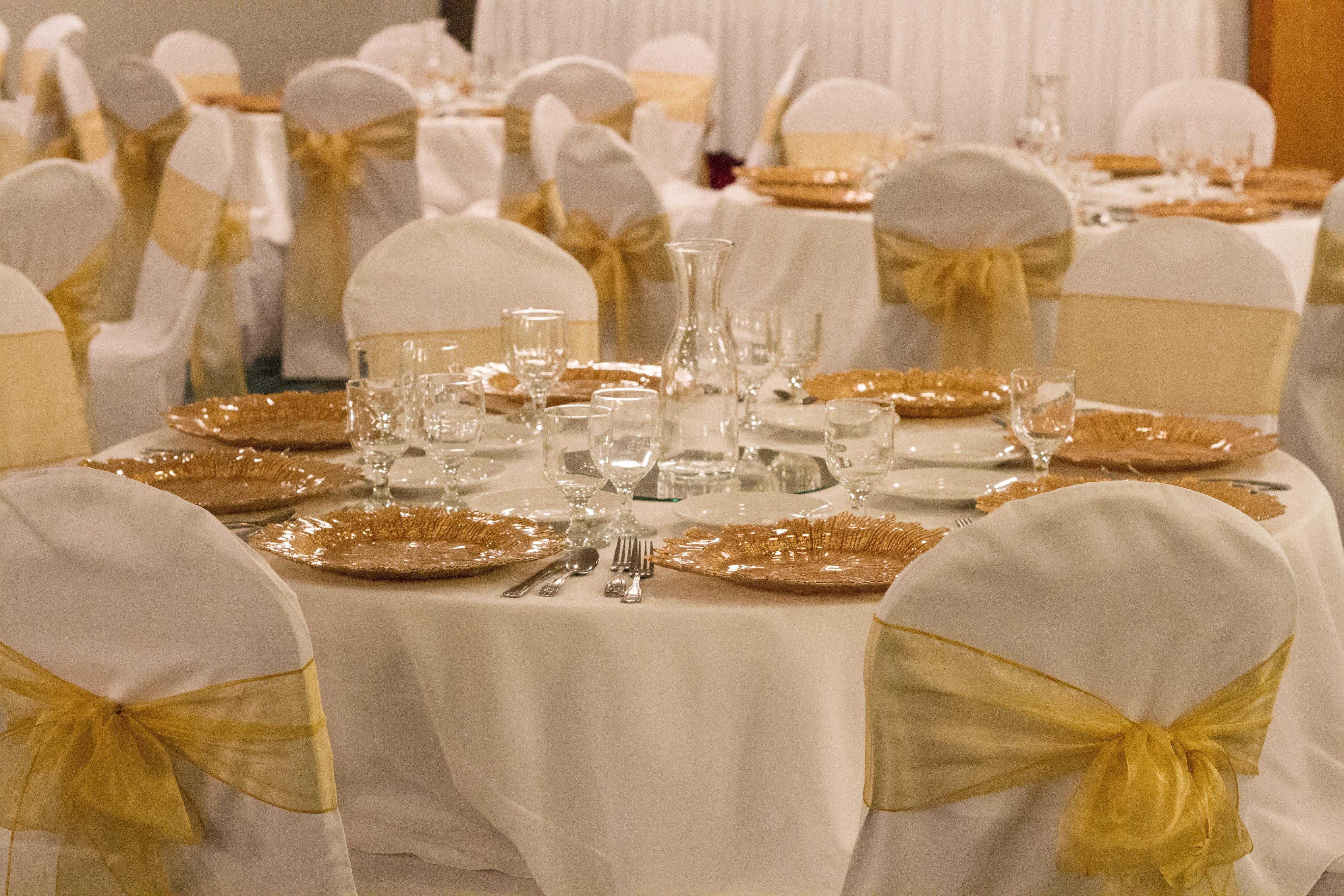 Holiday Inn Victorville By Ihg Bagian luar foto