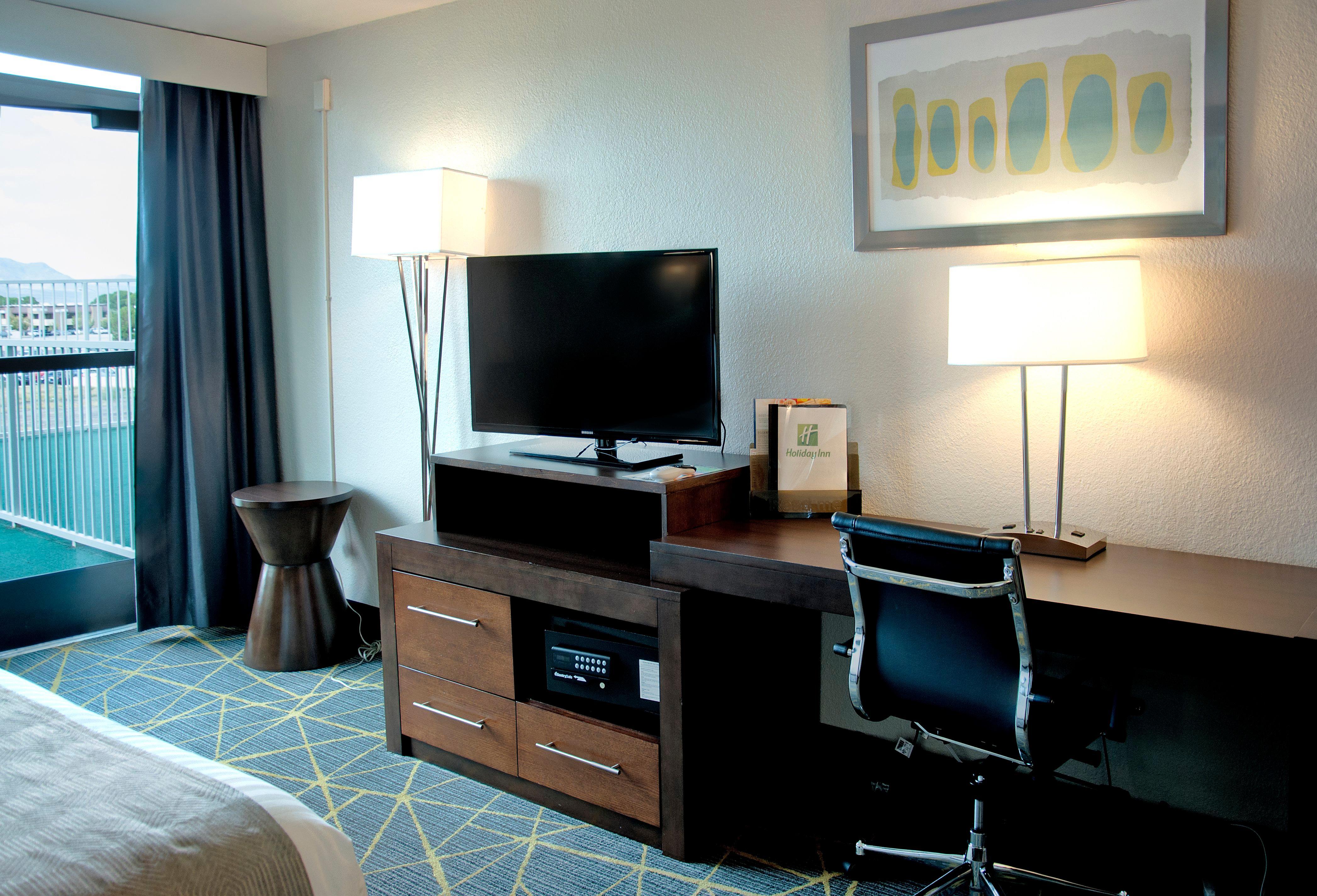 Holiday Inn Victorville By Ihg Bagian luar foto