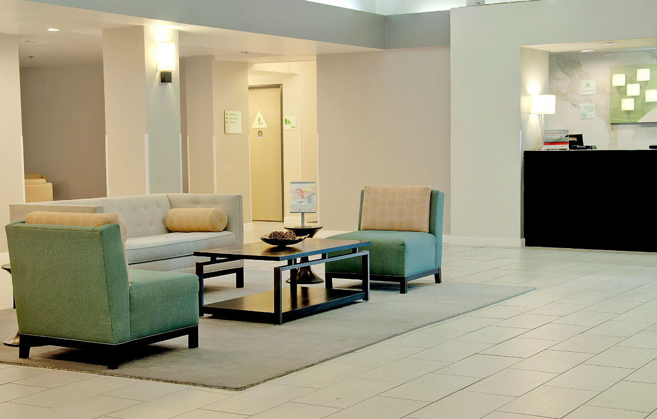 Holiday Inn Victorville By Ihg Bagian luar foto